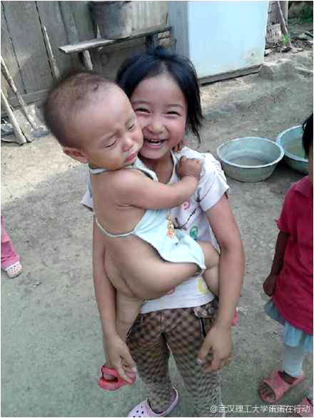 7��17�������������Єӡ��F���η�ꠌ�֧�̵ĺ��ӂ��M���˼��L�����o���ӂ���ȥ�˺��ε����һ��꠆T�f�����F(xi��n)�ڽK���˽⺢�ӂ�?y��u)�ʲô���t����߀�О�ʲô���С�С���֡���С���ڣ��@���ɽ·��ĺ��y�����еĺ����όWǰ߀���Ƚoţ��ݡ������D�ϵ�СŮ���mȻ���g����������ܵ��ѽ�(j��ng)ʮ�֋��졣