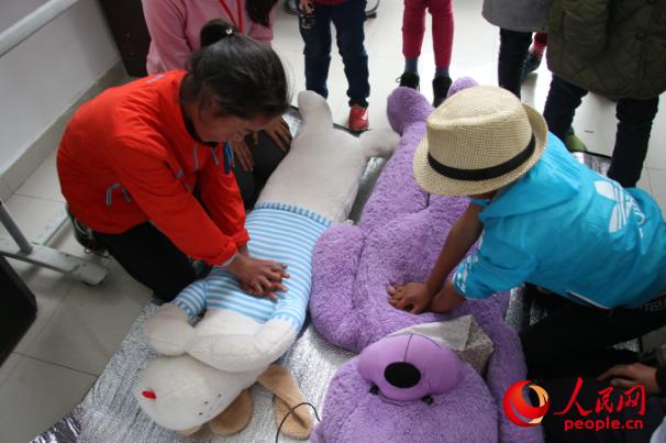 �V�|�t(y��)�ƴ�W(xu��)ů�L(f��ng)�Ї�(gu��)־Ը����(w��)�(du��)���Ĵ�ʡ�����ݿ����h�����l(xi��ng)���ʹ��_չ����־Ը����(w��)���̺��ӂ��ƌW(xu��)�\(y��n)��(d��ng)���p���\(y��n)��(d��ng)�p������ᘌ�(du��)�\(y��n)��(d��ng)��Ҋ�܂���r���ڼ����Ծȼ��ܡ��D�麢�ӂ����ò�ż����(x��)�ķΏ�(f��)�K�������ȼ��ȼ��������F(tu��n)�(du��)�ṩ��