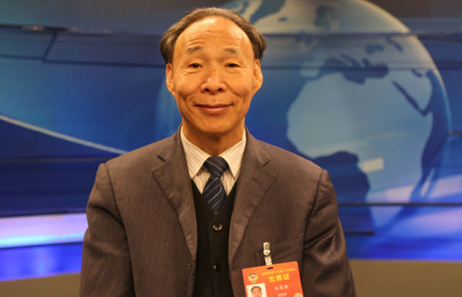 全國政協(xié)常委、中國作家協(xié)會副主席白庚勝：民族文化的保護(hù)與發(fā)展