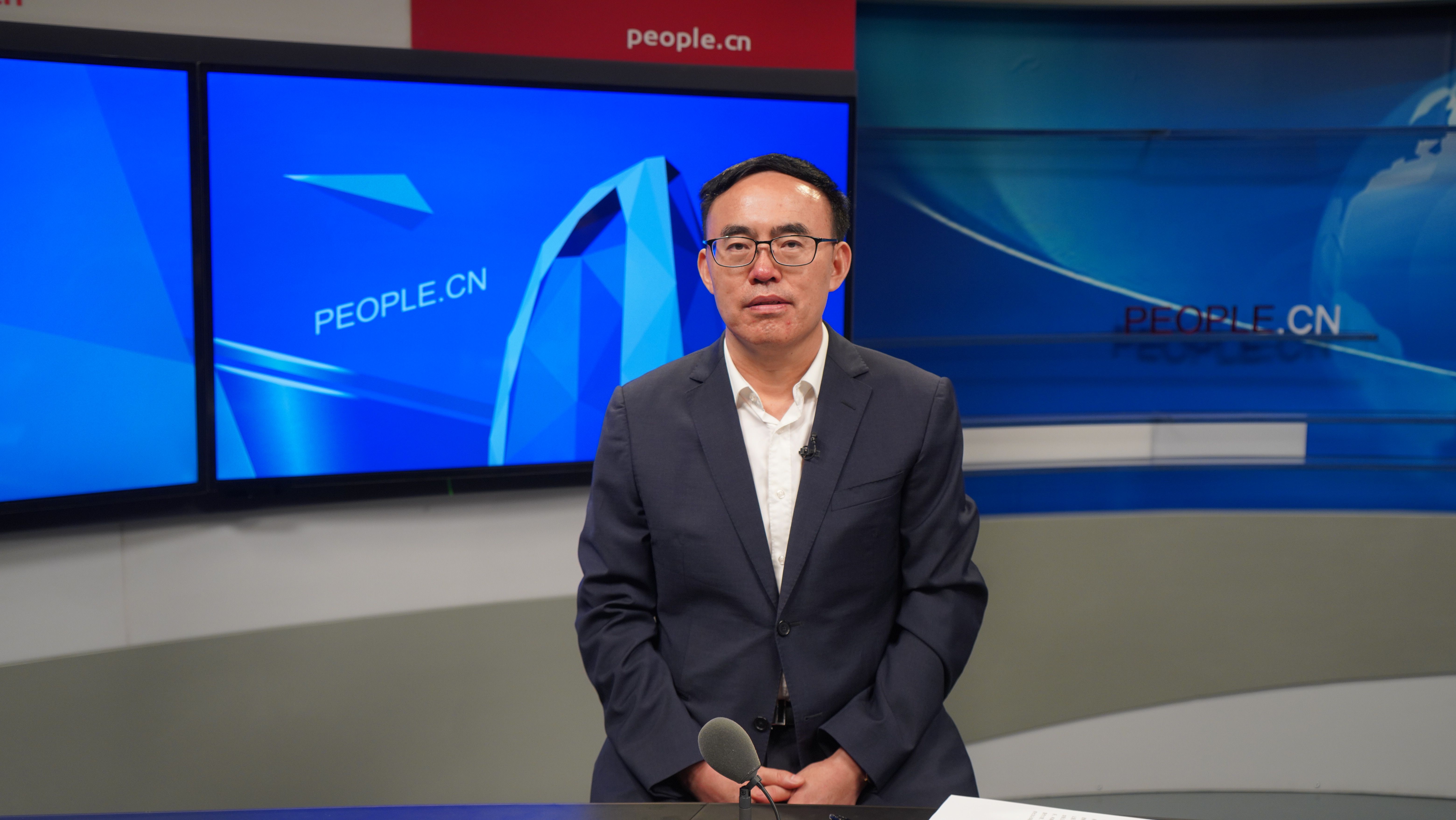 中國(guó)科學(xué)院院士、北京大學(xué)第六醫(yī)院院長(zhǎng)陸林做客人民網(wǎng)。實(shí)習(xí)生趙晉杰攝