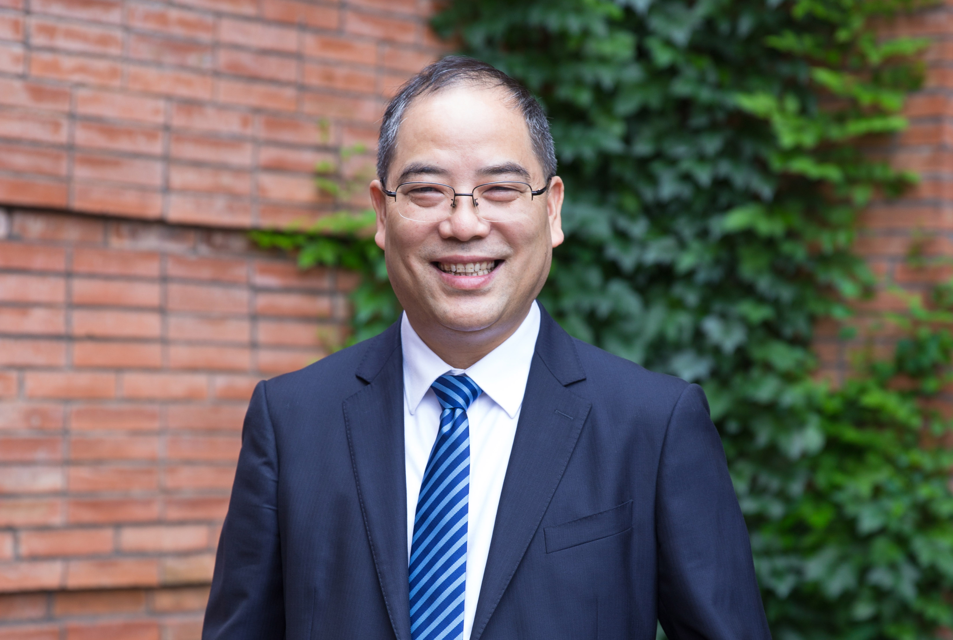 浙江工商大學(xué)黨委書(shū)記、教授 郁建興